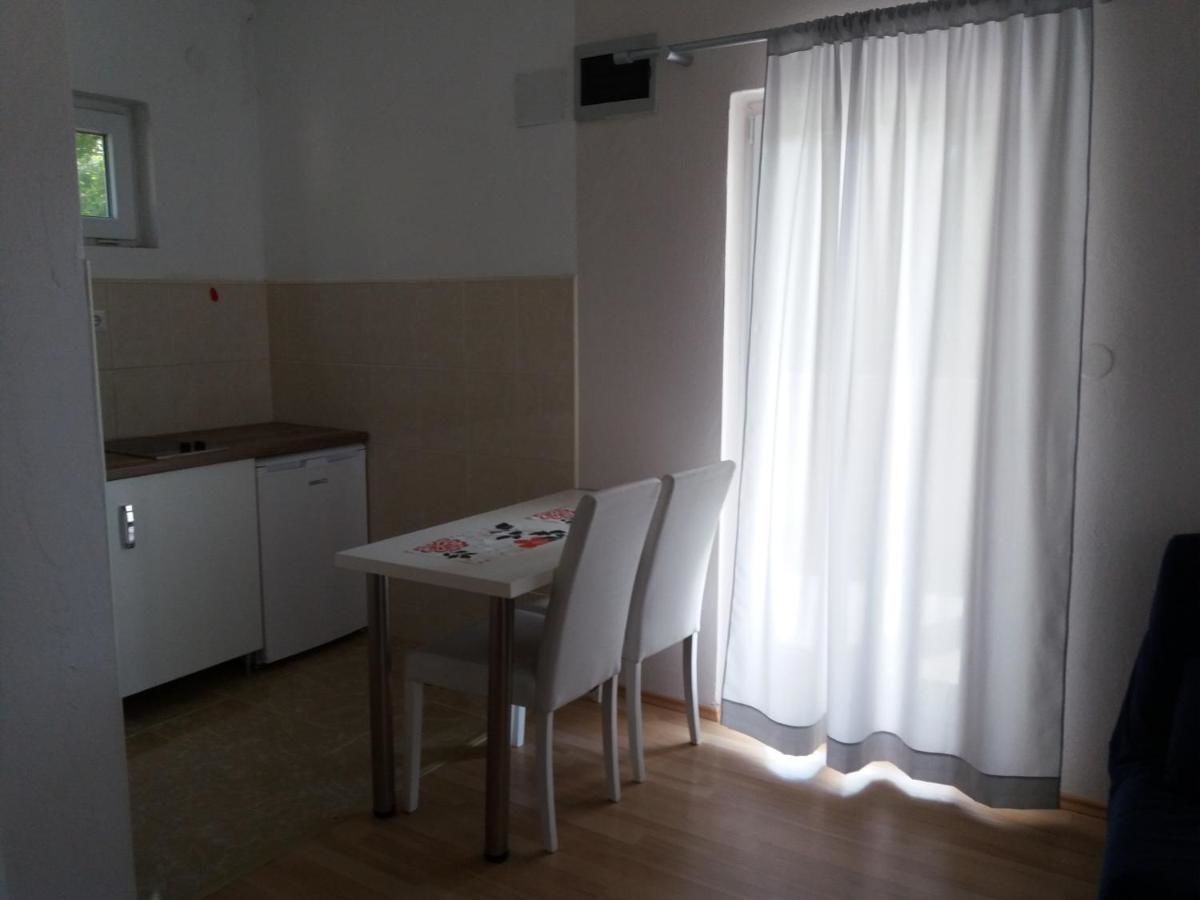 Апартаменты Nikirent Zelenika Studios Херцег-Нови-20