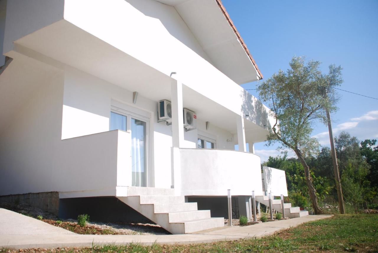 Апартаменты Nikirent Zelenika Studios Херцег-Нови-39