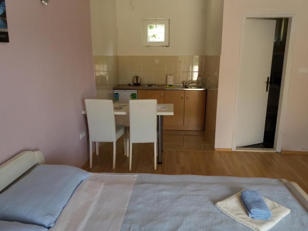 Апартаменты Nikirent Zelenika Studios Херцег-Нови-10