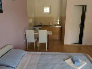 Апартаменты Nikirent Zelenika Studios Херцег-Нови Стандартный номер-студио-6